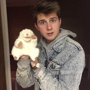 Meet your Posher, Garret